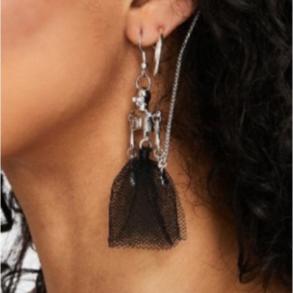 CORPSE DE BALLET SKELETON EARRING AND EAR CUFF - Picture 3 of 4